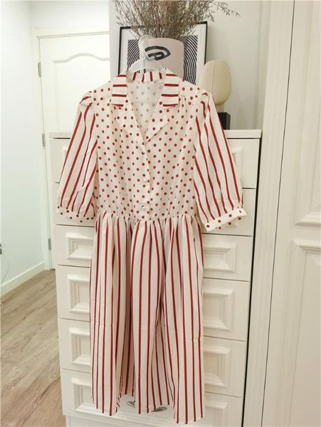 women dress spring / summer 2020 new dress vintage suit collar reddish brown dotted stripe pearl buckle elastic waist, Black;gray
women dress spring / summer 2020 new dress vintage suit collar reddish brown dotted stripe pearl buckle elastic waist, Black;gray