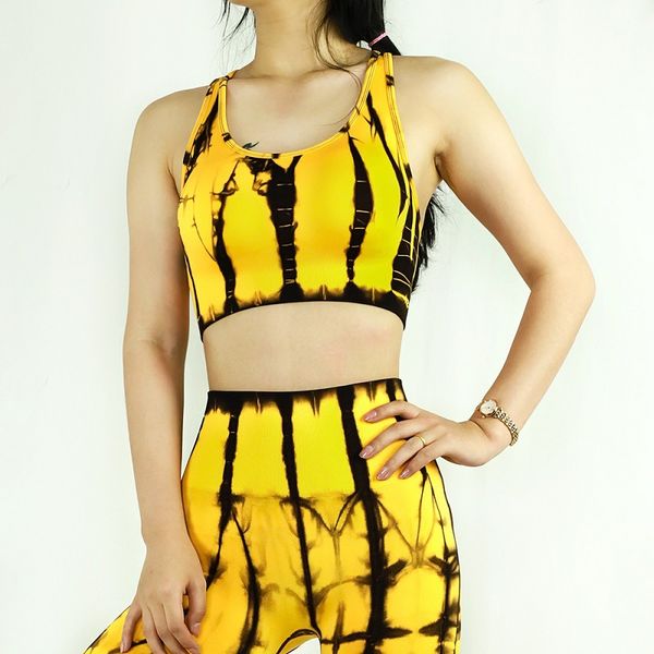 seamless tie dye workout bra for women running fitness ultra stretchy striped sports bra gym padded yoga, White;black 
seamless tie dye workout bra for women running fitness ultra stretchy striped sports bra gym padded yoga, White;black