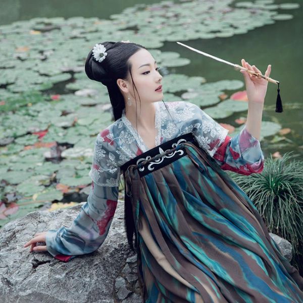 китайский народный танец костюм hanfu женщины женский ancient принцесса фестиваль stage performance цветочные printed традиционная одежда, Black;red
китайский народный танец костюм hanfu женщины женский ancient принцесса фестиваль stage performance цветочные printed традиционная одежда, Black;red