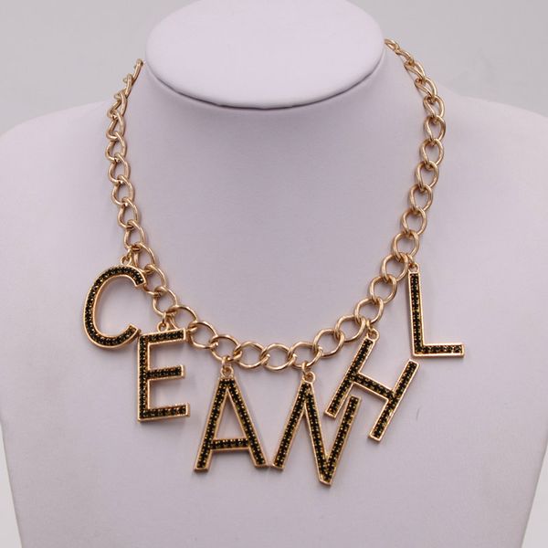 new design letter pendant short necklace for women charm necklace wedding party brand fashion jewellery 2020, Golden;silver
new design letter pendant short necklace for women charm necklace wedding party brand fashion jewellery 2020, Golden;silver