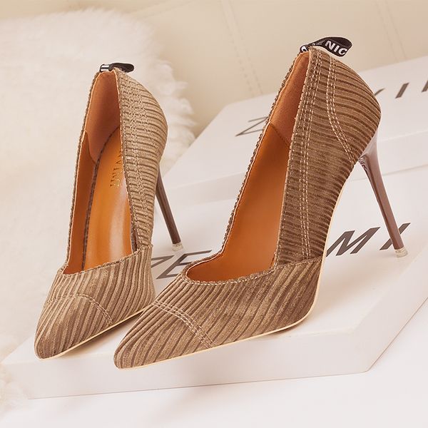 high heels women's 2020 spring new korean version of all kinds of shallow mouth women's shoes work shoes pointed thin heel knitted women's s
high heels women's 2020 spring new korean version of all kinds of shallow mouth women's shoes work shoes pointed thin heel knitted women's s
