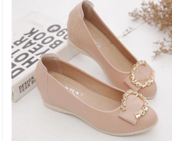 2019 women's shoes in spring and autumn with new style slope heel round head water drill @44, Black
2019 women's shoes in spring and autumn with new style slope heel round head water drill @44, Black