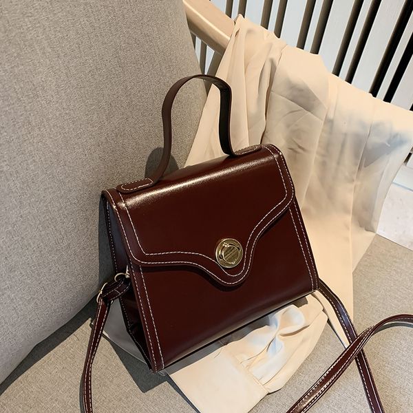fashion city retro small square bag 2020 new female portable female bag shoulder messenger lock belt
fashion city retro small square bag 2020 new female portable female bag shoulder messenger lock belt