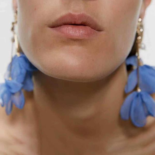european and american official website celebrity inspired stylish elegant mesh flower earrings fashion beautiful temperament earrings, Golden
european and american official website celebrity inspired stylish elegant mesh flower earrings fashion beautiful temperament earrings, Golden