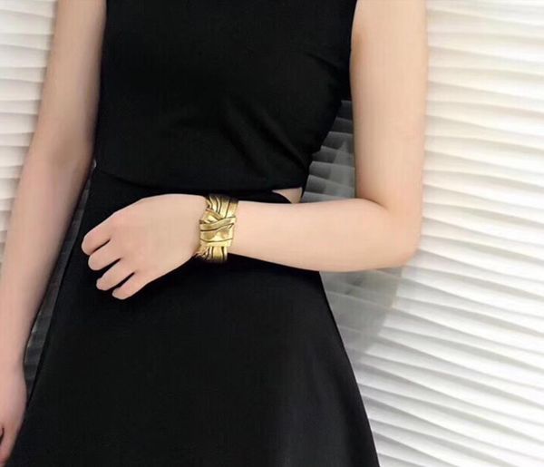 fashion geometric knot bracelet romantic bowknot open bracelet jewelry charm bow tie big width cuff, Black
fashion geometric knot bracelet romantic bowknot open bracelet jewelry charm bow tie big width cuff, Black