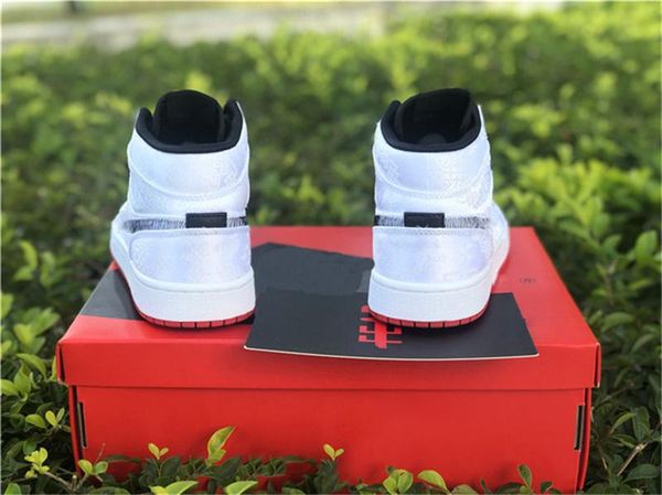 2019 new air authentic 1 mid se fearless edison chen clot basketball shoes white black red cu2804-100 men sports sneakers with box, White;red
2019 new air authentic 1 mid se fearless edison chen clot basketball shoes white black red cu2804-100 men sports sneakers with box, White;red