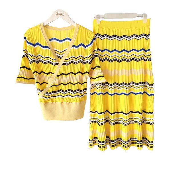 2019 summer women's new ice silk skirt dress set head short sleeve wavy striped slim knit and half skirt designer women, White
2019 summer women's new ice silk skirt dress set head short sleeve wavy striped slim knit and half skirt designer women, White