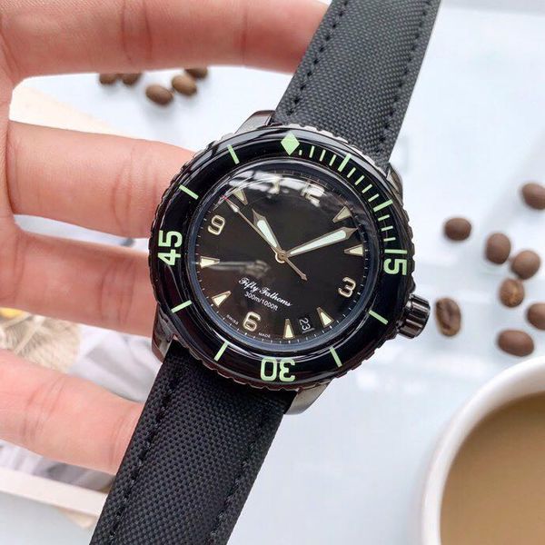 Ѭоконе мђжкие а лаконинй ил 42 мм импоѬиѬован меаниекое движени Slivery;brown
Ѭоконе мђжкие а лаконинй ил 42 мм импоѬиѬован меаниекое движени Slivery;brown