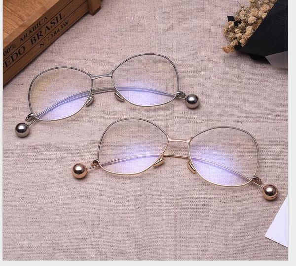 anti-blue metal ball retro large frame flat glasses frame for men's and women's glasses, White;black
anti-blue metal ball retro large frame flat glasses frame for men's and women's glasses, White;black