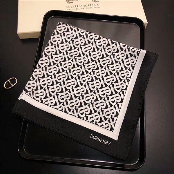 Fashion simple beautiful women spring and summer multi-functional small square scarf size 50*50cm scarf without box
Fashion simple beautiful women spring and summer multi-functional small square scarf size 50*50cm scarf without box