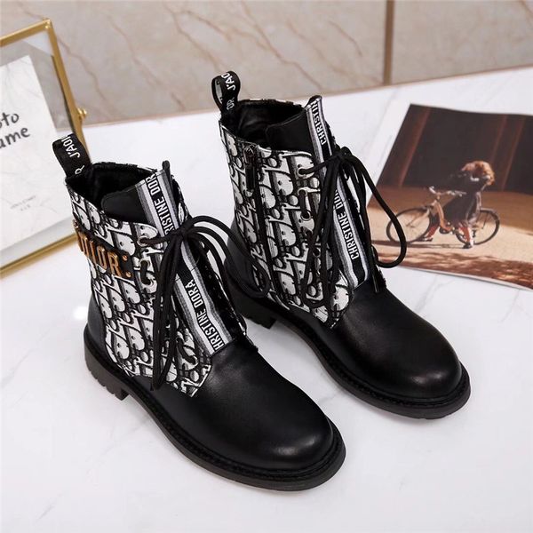 christmas day gift for girls booties fashion letter printed lady boot high stree lovely charm female boots
christmas day gift for girls booties fashion letter printed lady boot high stree lovely charm female boots