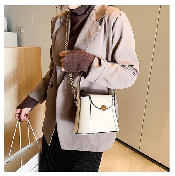 patent leather hand bags bright surface shoulder messenger bags female 2020 chain evening handbags solid brief tote
patent leather hand bags bright surface shoulder messenger bags female 2020 chain evening handbags solid brief tote