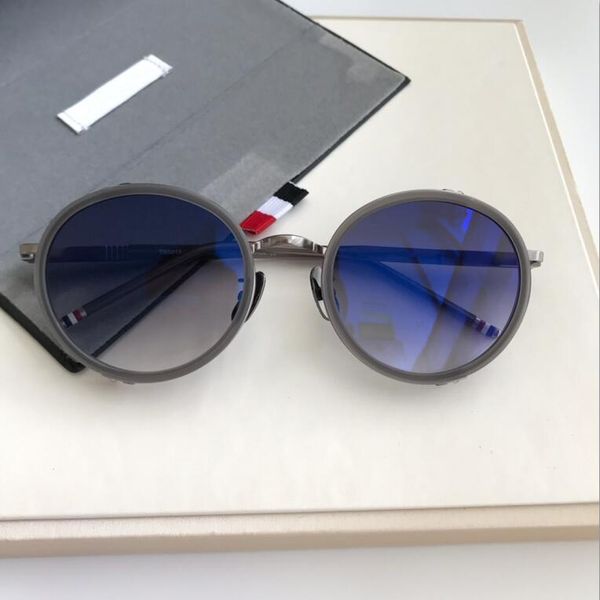 new fashion women sunglasses 813 men sunglasses simple and generous men sun glasses outdoor uv400 protection eyewear with case, White;black
new fashion women sunglasses 813 men sunglasses simple and generous men sun glasses outdoor uv400 protection eyewear with case, White;black