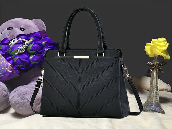 low-cost wholesale new practical bag ladies large-capacity fashion handbags slung shoulder bag
low-cost wholesale new practical bag ladies large-capacity fashion handbags slung shoulder bag