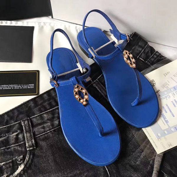 2020 woman slippers slides summer shoes casual slippers solid hollow out women slides slippers size:35-40 with box 01xne1803, Black
2020 woman slippers slides summer shoes casual slippers solid hollow out women slides slippers size:35-40 with box 01xne1803, Black