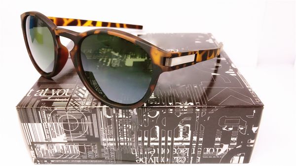 luxury-custom loatch sunglasses oo9265 fashion driving outdoor sports riding mirror glasses lens 2019 new, White;black
luxury-custom loatch sunglasses oo9265 fashion driving outdoor sports riding mirror glasses lens 2019 new, White;black