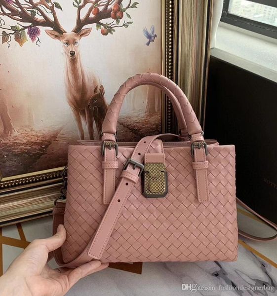 perfect quality wholesale 7 stars low price fashion western designer roma bags handle handwoven handbag shoulder bags gift
perfect quality wholesale 7 stars low price fashion western designer roma bags handle handwoven handbag shoulder bags gift