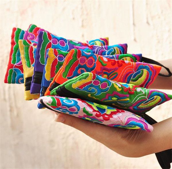 new national style women clutch bag contrast color embroidery handbag wrist strap elegant small mini mobile phone bag wallets unique design, Red;black
new national style women clutch bag contrast color embroidery handbag wrist strap elegant small mini mobile phone bag wallets unique design, Red;black