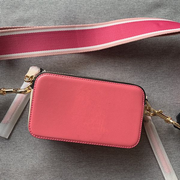 2020 new single shoulder camera bag with wide shoulder strap and layer cowhide straddle bag
2020 new single shoulder camera bag with wide shoulder strap and layer cowhide straddle bag