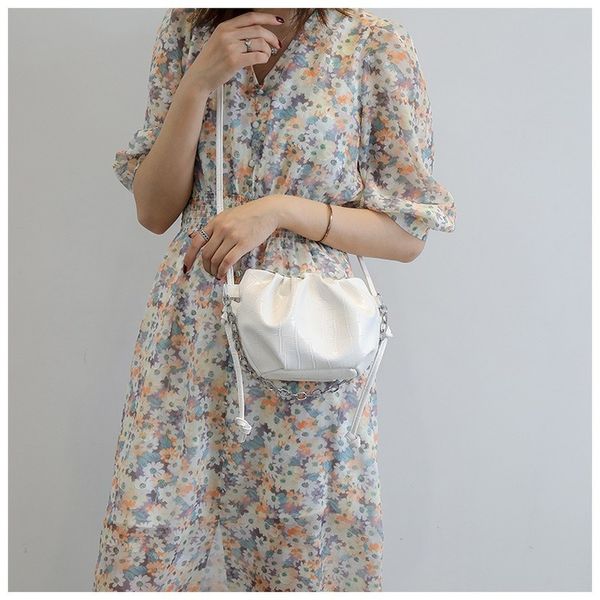 2020 new shoulder bag women's casual fashion korean version of the stone grain chain
2020 new shoulder bag women's casual fashion korean version of the stone grain chain
