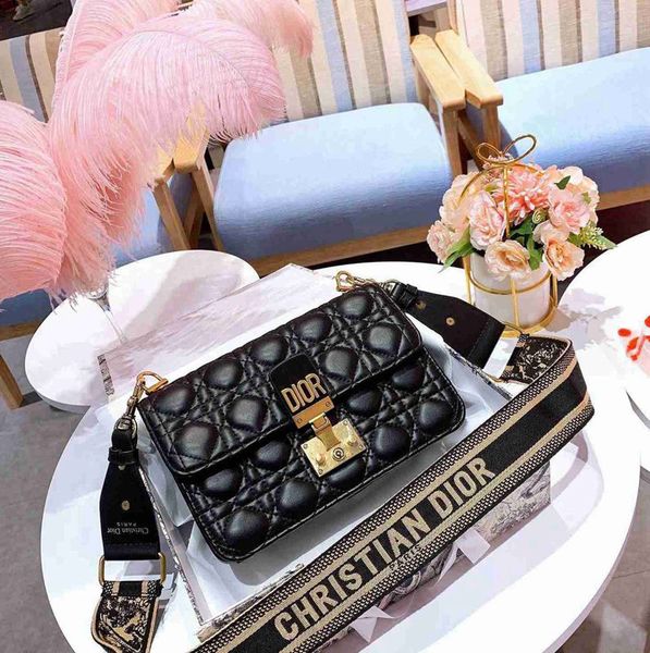 original leather 2020 new handbeg leather luxury handbags shoulder messenger bag - 0646
original leather 2020 new handbeg leather luxury handbags shoulder messenger bag - 0646