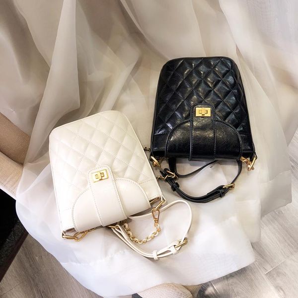 elegant2019 real small diamond lattice bucket single shoulder woman package high texture chain packet oblique satchel
elegant2019 real small diamond lattice bucket single shoulder woman package high texture chain packet oblique satchel