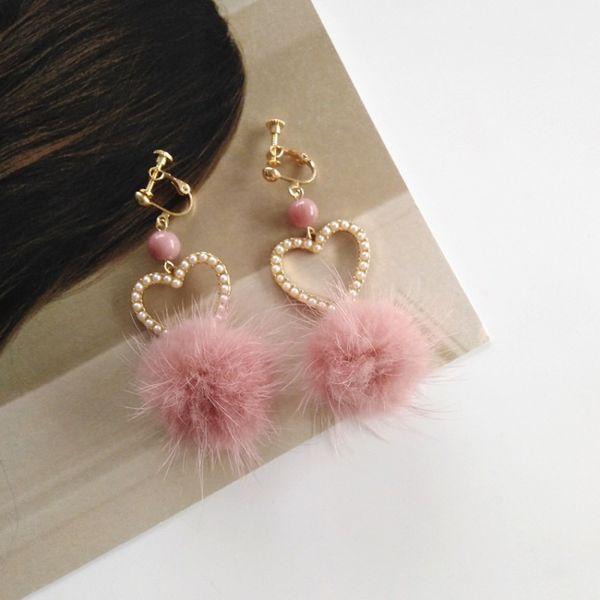 autumn and winter korean sweet girl women's accessories fashion temperament imitation pearl love hairball clip earrings jewelry, Silver
autumn and winter korean sweet girl women's accessories fashion temperament imitation pearl love hairball clip earrings jewelry, Silver