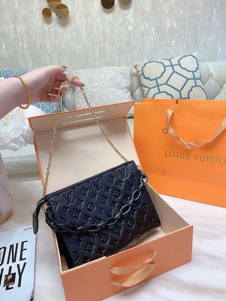 2020 fashion printed square bag, wide shoulder strap, single-shoulder crossbody bag
2020 fashion printed square bag, wide shoulder strap, single-shoulder crossbody bag