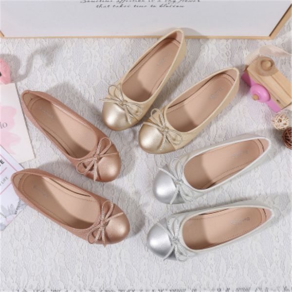 leather shoes 2020 new stitching princess shoes casual girls bow soft bottom flat children' party crystal bow, Black;grey
leather shoes 2020 new stitching princess shoes casual girls bow soft bottom flat children' party crystal bow, Black;grey