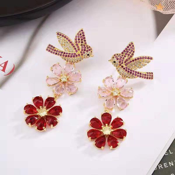 fashion-needle micro-inlaid zircon earrings, swallow flowers luxury heavy industry, a variety of ear ornaments, Silver
fashion-needle micro-inlaid zircon earrings, swallow flowers luxury heavy industry, a variety of ear ornaments, Silver