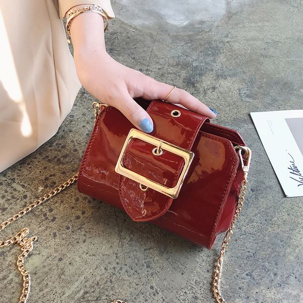 2018 summer fashion new handbag pu leather women bag patent leather bright shell small square chain shoulder bags
2018 summer fashion new handbag pu leather women bag patent leather bright shell small square chain shoulder bags