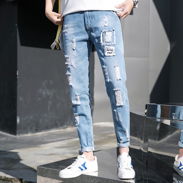 2019 spot men's summer new korean version of the loose trend of the hole tide card slim small feet casual jeans, Blue
2019 spot men's summer new korean version of the loose trend of the hole tide card slim small feet casual jeans, Blue