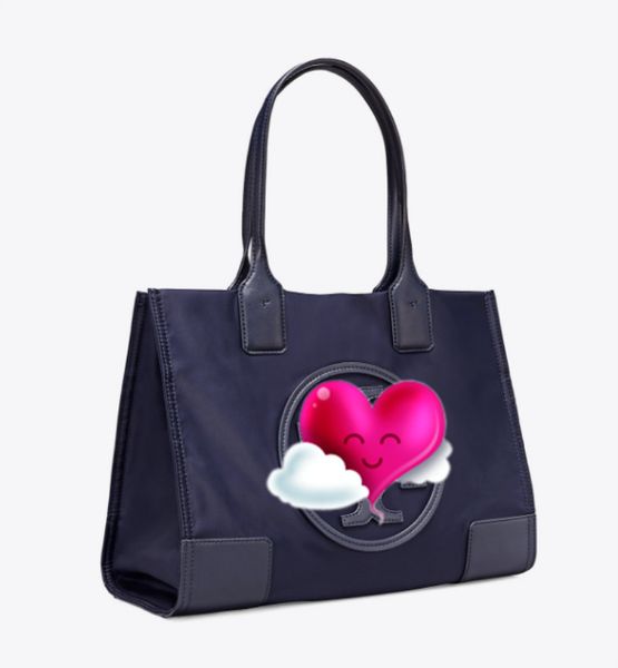 selling famous t brand classical women totes large capacity nylon tote bag big plain logo without studs
selling famous t brand classical women totes large capacity nylon tote bag big plain logo without studs