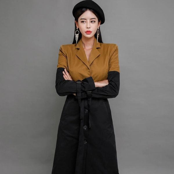 spring and autumn korean version of the latest office lady suit collar color matching belt waist windbreaker, Tan;black
spring and autumn korean version of the latest office lady suit collar color matching belt waist windbreaker, Tan;black
