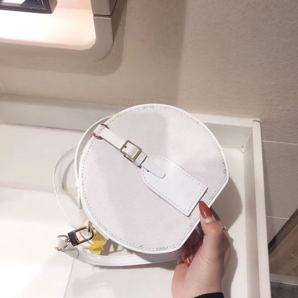 конструктор роскошные сумки кошелек круглый crossbody сумки женщин способа конструктора totes сумки на ремне сумки цветок письмо креста тела
конструктор роскошные сумки кошелек круглый crossbody сумки женщин способа конструктора totes сумки на ремне сумки цветок письмо креста тела