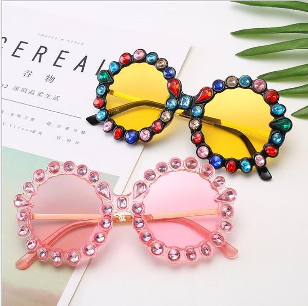 fashion trend sunglasses retro sunglasses individual korean edition ring frame with drilling glasses, White;black
fashion trend sunglasses retro sunglasses individual korean edition ring frame with drilling glasses, White;black