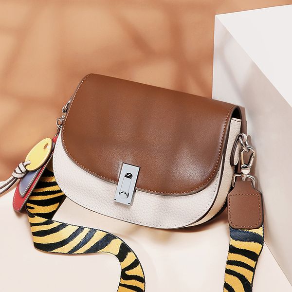 2020 new contrasting leather women's bag retro fashion wide shoulder saddle bag single shoulder leaning semi-circle
2020 new contrasting leather women's bag retro fashion wide shoulder saddle bag single shoulder leaning semi-circle