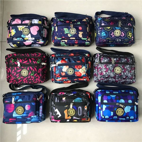 2020 women's new shoulder bag messenger bag printed canvas multi pocket large capacity korean version
2020 women's new shoulder bag messenger bag printed canvas multi pocket large capacity korean version