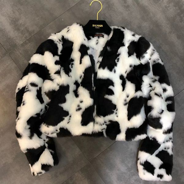 2019 autumn and winter new v-neck long-sleeved simulation green hair black and white color matching cotton coat women
2019 autumn and winter new v-neck long-sleeved simulation green hair black and white color matching cotton coat women