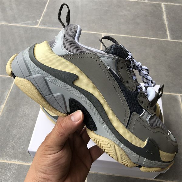 triple s casual shoes paris 17fw low vintage old dad sneaker combination soles boots mens womens fashion chaussures
triple s casual shoes paris 17fw low vintage old dad sneaker combination soles boots mens womens fashion chaussures