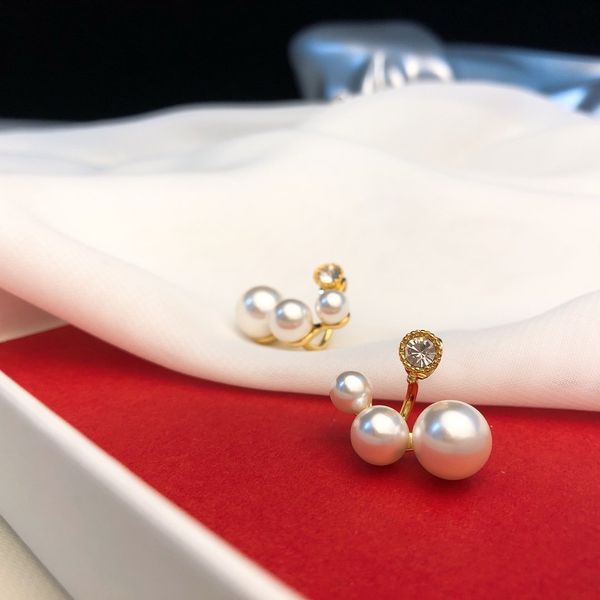 fashion-zircon pearl earrings luxury jewelry 18k gold plated brass earrings stud earrings for women asymmetric earring christmas part, Golden;silver
fashion-zircon pearl earrings luxury jewelry 18k gold plated brass earrings stud earrings for women asymmetric earring christmas part, Golden;silver