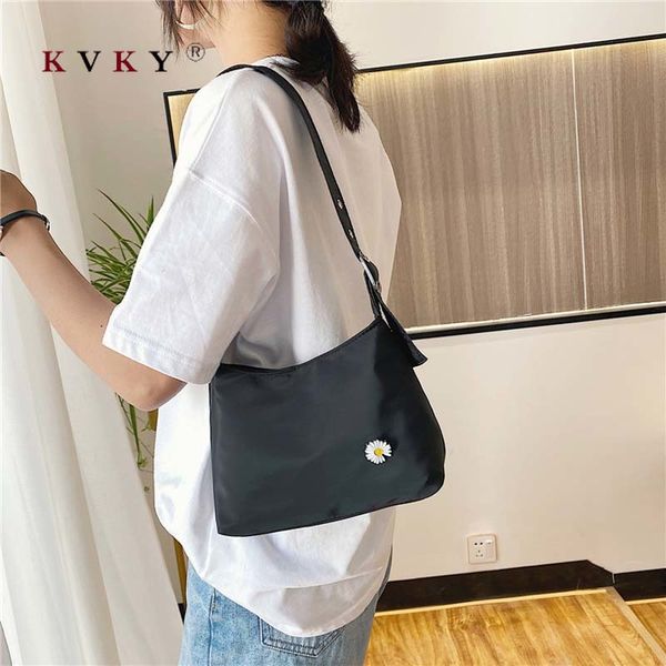 new european and american style single shoulder bag female wild fashion mobile phone bag coin purse small daisy print tote bags
new european and american style single shoulder bag female wild fashion mobile phone bag coin purse small daisy print tote bags