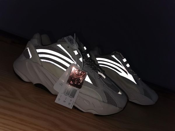 PK Top Version 700 static Reflective Godge static with Stock x paper EG7492 ture form Running Shoes sneakers 36-46 hyperspace with box
PK Top Version 700 static Reflective Godge static with Stock x paper EG7492 ture form Running Shoes sneakers 36-46 hyperspace with box