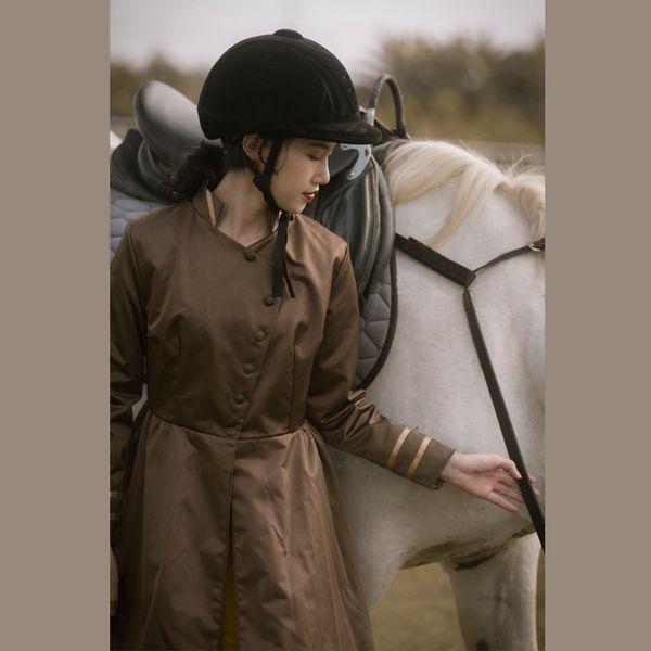women's trench coats 2021 arrival england style full long turtleneck single breasted skirt solid, Tan;black
women's trench coats 2021 arrival england style full long turtleneck single breasted skirt solid, Tan;black