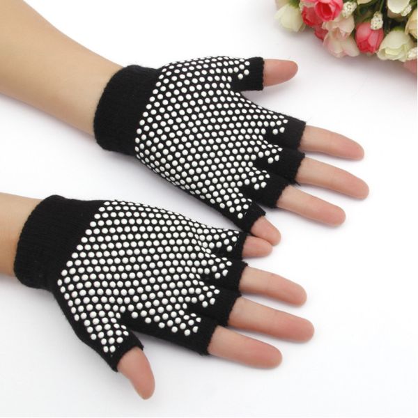 new non-slip half finger yoga pilates gloves gym fitness cotton training gloves breathable exercise bodybuilding
new non-slip half finger yoga pilates gloves gym fitness cotton training gloves breathable exercise bodybuilding