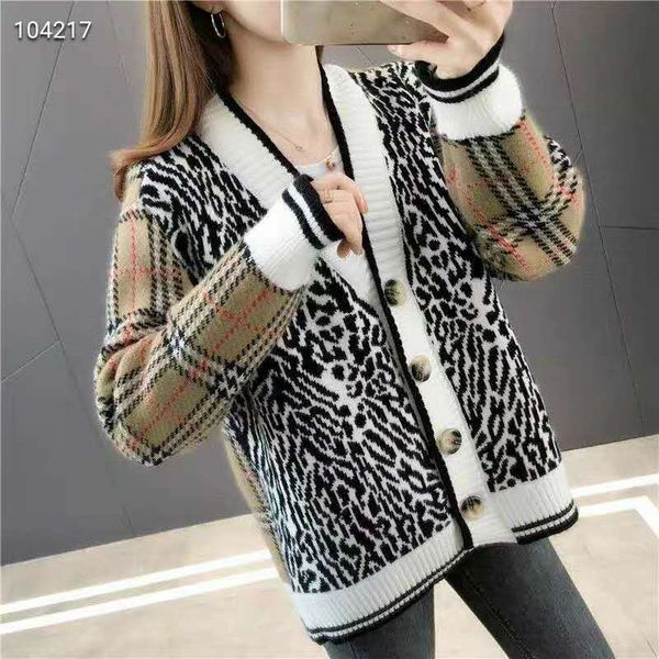 806 2020 brand same style regular long sleeve v neck cardigan plaid kint sweater women clothes qian, White
806 2020 brand same style regular long sleeve v neck cardigan plaid kint sweater women clothes qian, White
