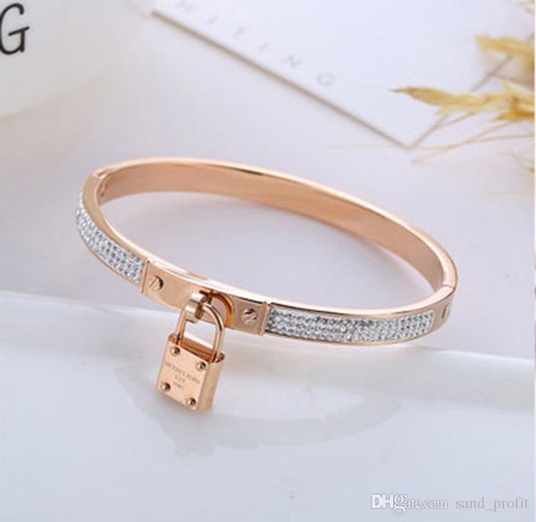 high grade gold tone замок браслет браслеты дорогих женщин подвески браслеты алмазные модельер браслет ювелирных изделий валентайн подарка, Black
high grade gold tone замок браслет браслеты дорогих женщин подвески браслеты алмазные модельер браслет ювелирных изделий валентайн подарка, Black