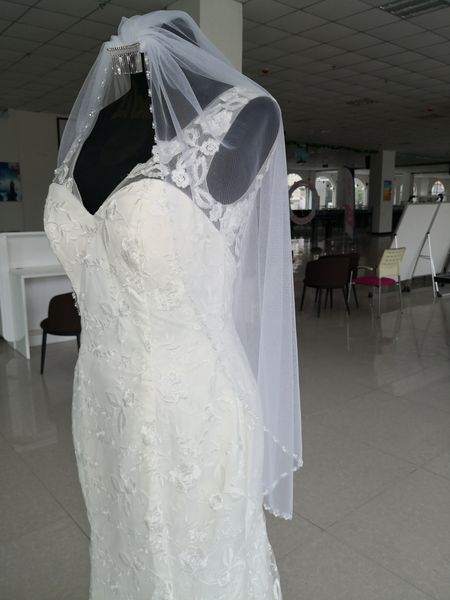 stylish elegant 90cm-length one-layer white beaded edge wedding veils meidingqianna brand bridal veils with an alloy comb, Black
stylish elegant 90cm-length one-layer white beaded edge wedding veils meidingqianna brand bridal veils with an alloy comb, Black