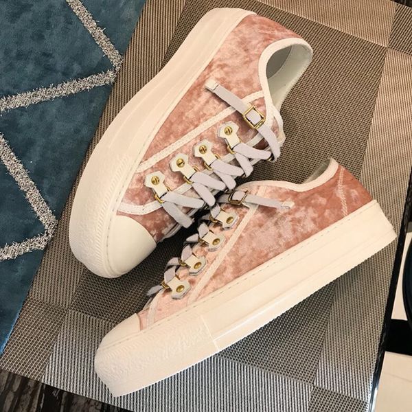 2019 low cut patchwork leather women's sneaker wholesale kanye west race runner casual shoe white black pink velvet trainer shoes with
2019 low cut patchwork leather women's sneaker wholesale kanye west race runner casual shoe white black pink velvet trainer shoes with