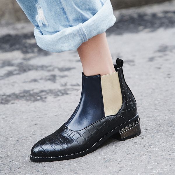 2018 embossed pu leather boots women winter black rivet punk ankle motorcycle gothic shoes plus size 34-45
2018 embossed pu leather boots women winter black rivet punk ankle motorcycle gothic shoes plus size 34-45